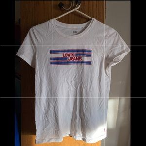 levi's tshirt